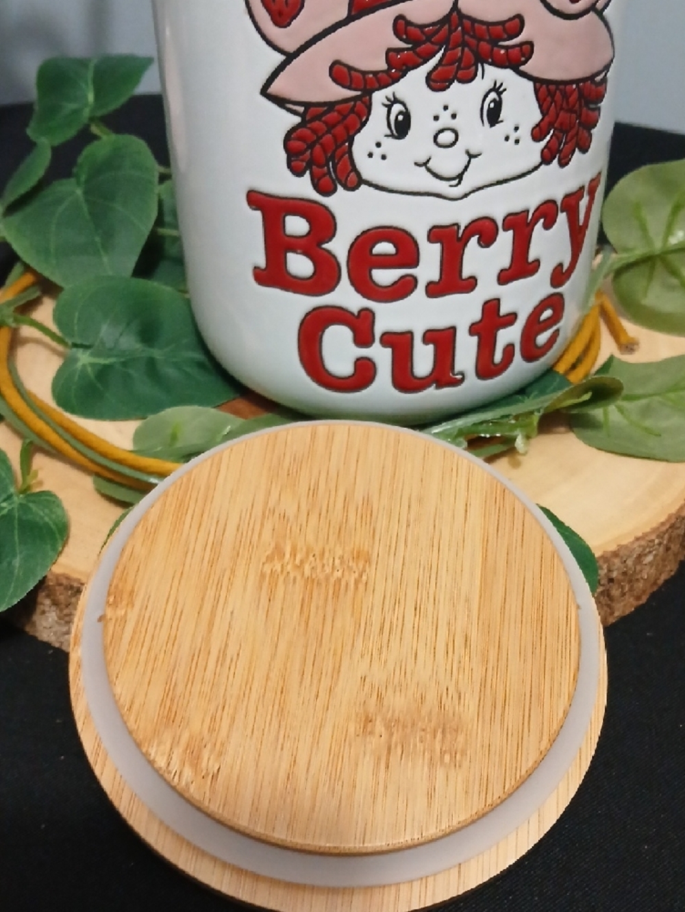 New! Strawberry Shortcake 'Berry Cute' Canister with Wooden Lid NWT - Picture 6 of 10